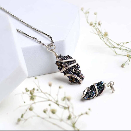 Carborundum crystal raw pendant