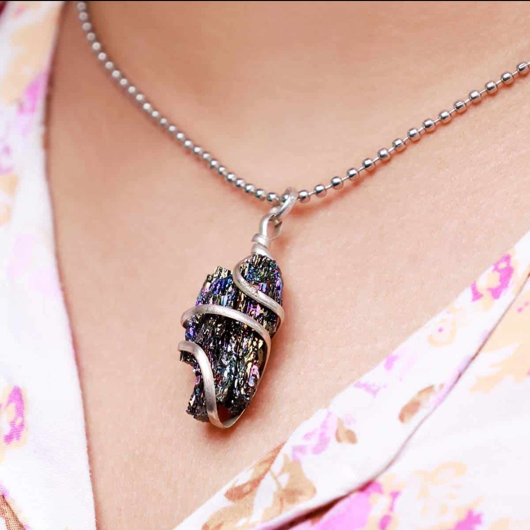 Carborundum crystal raw pendant