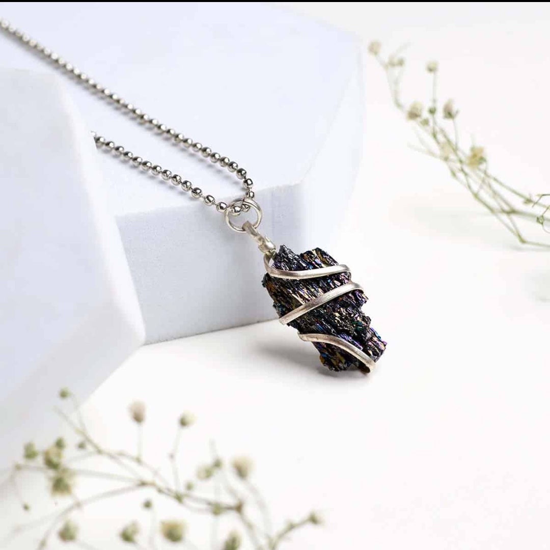 Carborundum crystal raw pendant